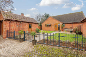 Holly House, Farm Street, Pershore WR10 2QD