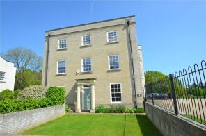 4, New Hall, Carlton Park, Saxmundham IP17 2NJ