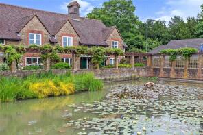 29, Bluecoat Pond, Horsham RH13 0NW