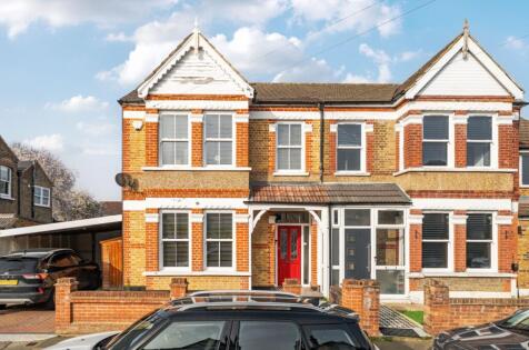 Devonshire Road, Hornchurch, RM12