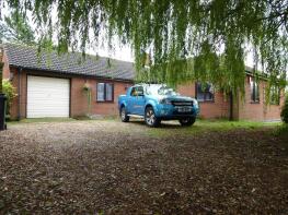 Hawthorns, Triple Plea Road, Bungay NR35 2NY