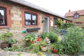4, Globe Orchard, Haselbury Plucknett, Crewkerne TA18 7RS