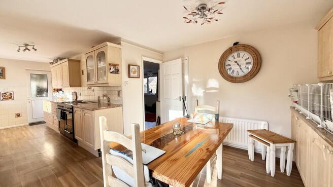 Kitchen/dining ro...
