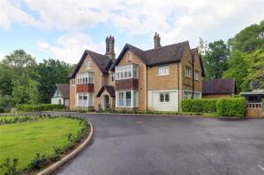 Flat 2, Catteshall Manor, Catteshall Lane, Godalming GU7 1UL