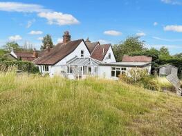 6, Rose Cottages, Clovers Way, Horsham RH12 4WB