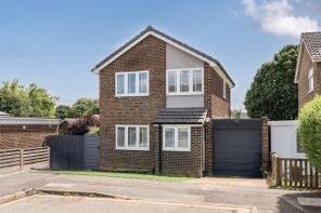 8, Dunlin Court, Banbury OX16 9YY