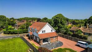 Marsh Views, Swamp Road, Romney Marsh TN29 9SQ