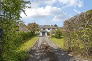 The Comptons, Parbrook, Billingshurst RH14 9ET