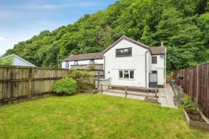 2, Pentre Uchaf, Dinas Road, Pont Nedd Fechan, Neath SA11 5NH