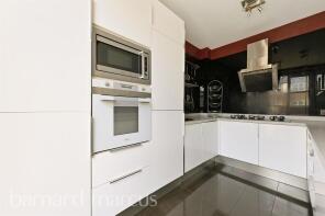 Flat 5, 126 130 Phoenix Court, Ewell Road, Surbiton KT6 6HA