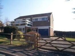 65 Houghton End, Coombe Crescent, Pulborough RH20 1PE