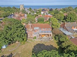 Roefields, Alde Lane, Aldeburgh IP15 5DZ