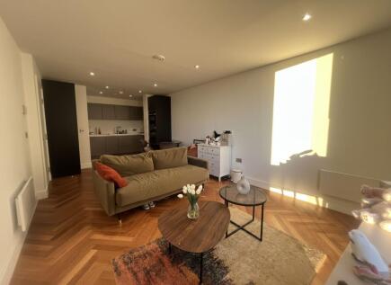 East Tower, Manchester, M15