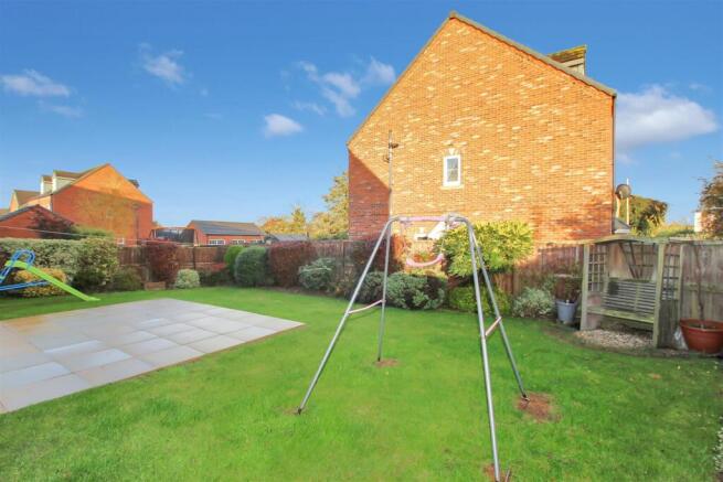 Rear Garden - b.JPG