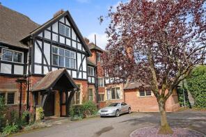 3, The Grange, Frensham Road, Frensham, Farnham GU10 3DS