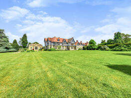 4 Mews House, Roffey Park, Forest Road, Colgate RH12 4TD