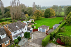 24, Manor Park, Northampton NN7 3NN