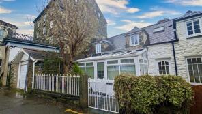 Gelli, Meyrick Street, Dolgellau LL40 1LN