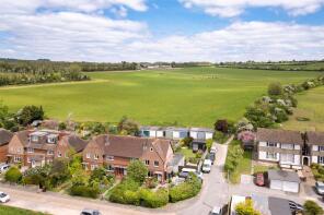 32, The Oval, Worthing BN14 0TN