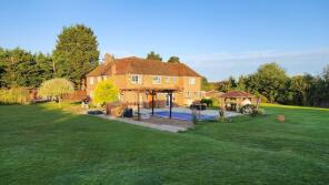 Field Farm House, Sulhamstead Hill, Sulhamstead, Reading RG7 4DA