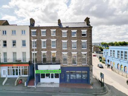 Flat 2, 12 Marine Gdns, Margate