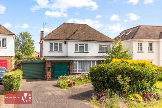 20 Baas Lane Broxbourne via properties estate lett