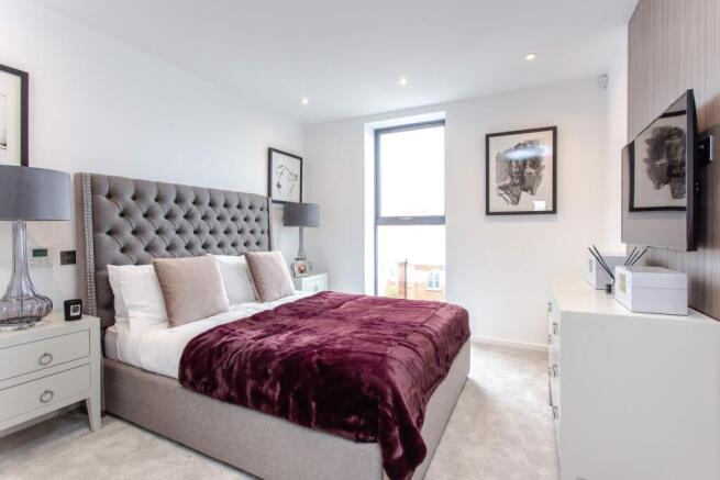 MAIN BEDROOM