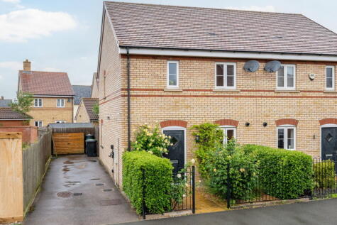 Grange Drive, Stotfold, Central Bedfordshire, SG5 4NJ