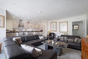 Flat 7, Davis House, Worrall Drive, Wouldham, Rochester ME1 3WH