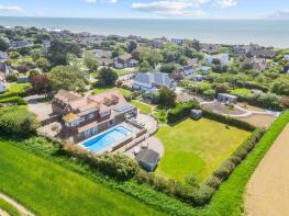Tree Tops, Sea Lane, Littlehampton BN16 1RX