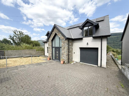 Clarence Street, Mountain Ash, Rhondda Cynon Taf, CF45 3BD