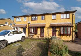 11, White Lion Way, Yateley GU46 7TA