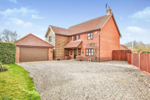 Lowdells House, Shop Street, Dereham NR19 1QR