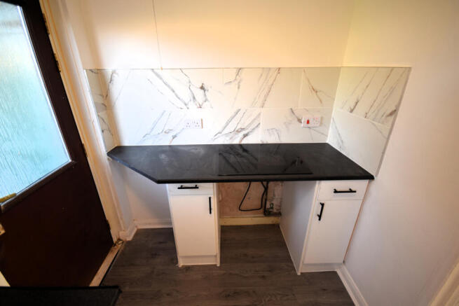 2 bed semi-detached house to rent Warnell Drive,