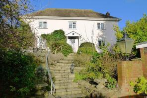 The Old House, War Memorial To Amen Corner - Street, Wimborne BH21 5ET
