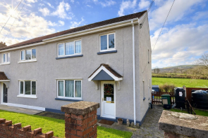 13, Bro Henllys, Lampeter SA48 8AD