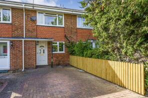 40, Lambourne Way, Farnham GU10 1AB