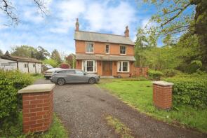 The Oaks, Warwick Highway, Studley B80 7DG