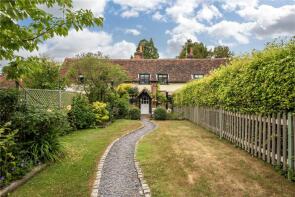 2, More Place Cottages, Wonham Lane, Betchworth RH3 7AD