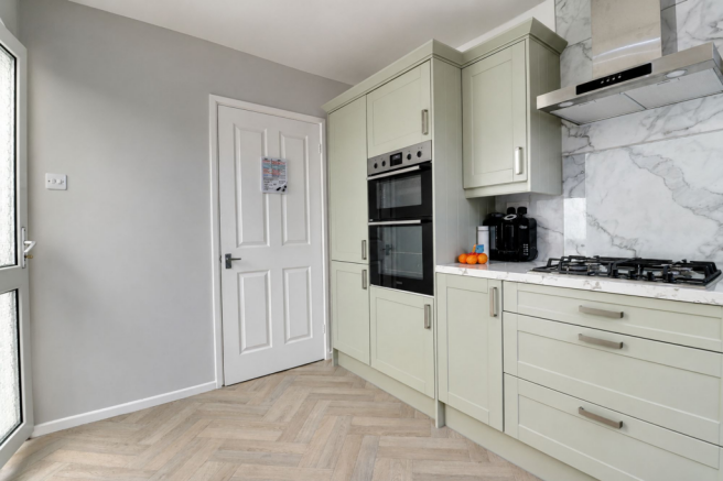 Stylish Fitted Kitchen