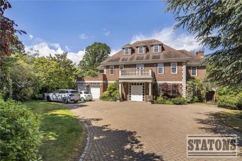 Broad Walk, London, N21