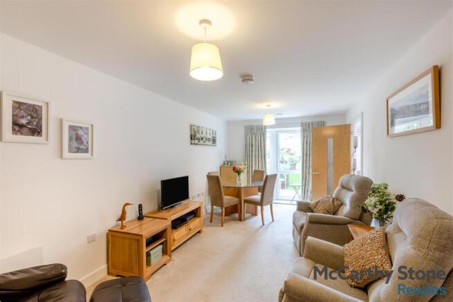 8687113-interior07.jpg