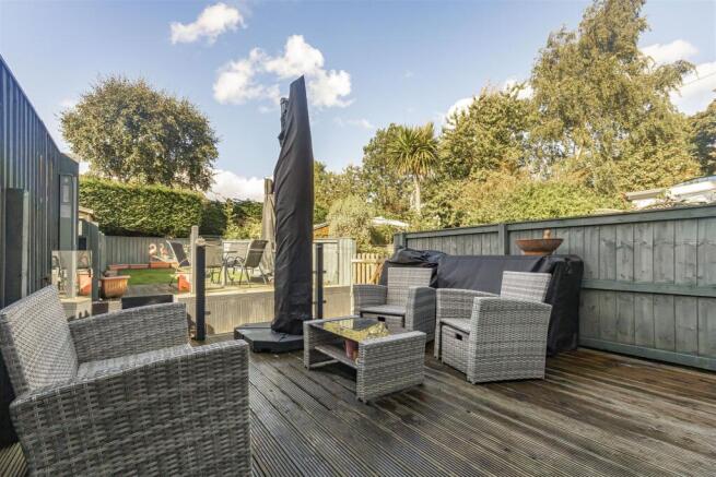 REAR DECKED SEATING AREA