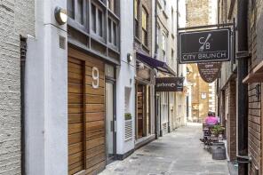 Flat 3, 9, Botolph Alley, London EC3R 8DR