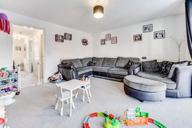40 Congyer Close, Great Oakley-13.jpg