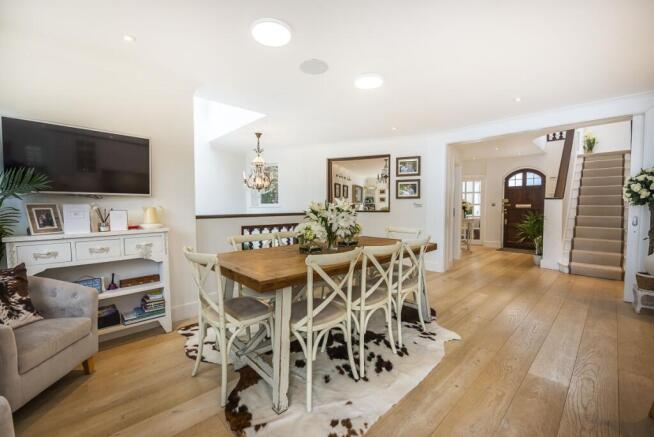 Kitchen dining ar...