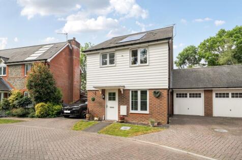 Kukri Gardens, Church Crookham, Fleet, Hampshire, GU52
