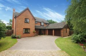 5 Tamarack, The Oaks, Bury St. Edmunds IP30 9SL