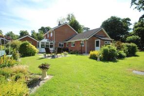 Horseshoes, Road Through South Gorley, Ringwood BH24 3NL