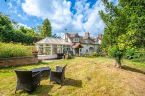 Willow Bank Cottage, Stratford Road, Henley-in-arden B95 6BZ